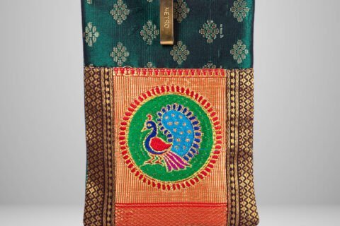 Green Wristlet Strap Bag
