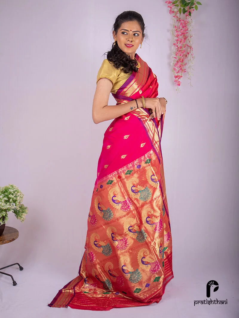 Traditional Pink Handloom Saree With Meena Butti