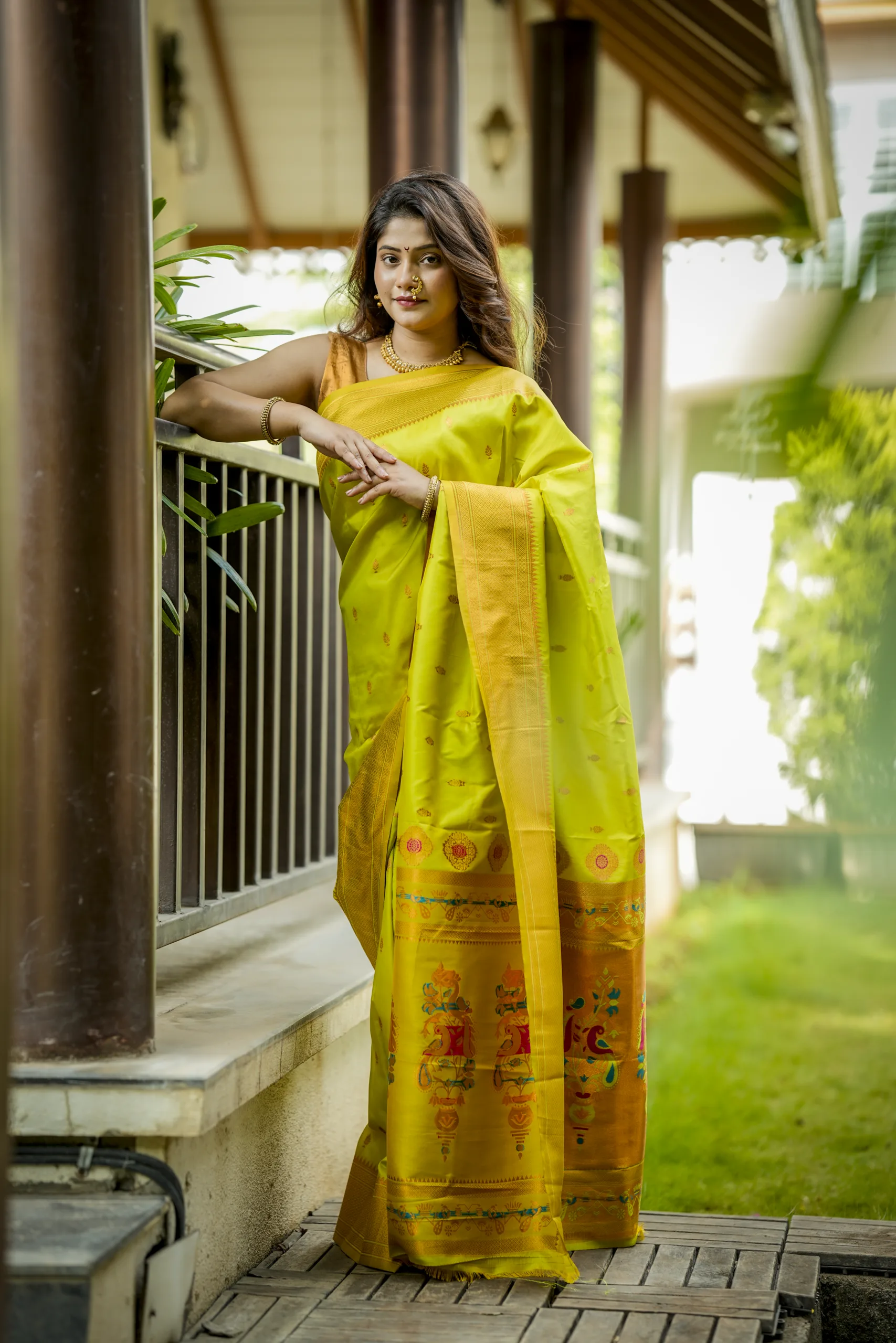 Yeola Parrot Green Kalanjali Paithani
